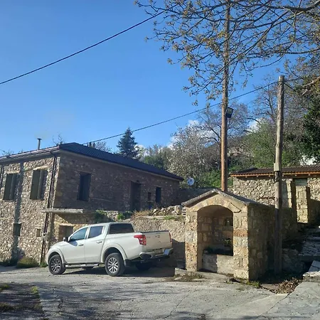 Konstantina 2 * Agia Varvara (Akrata)