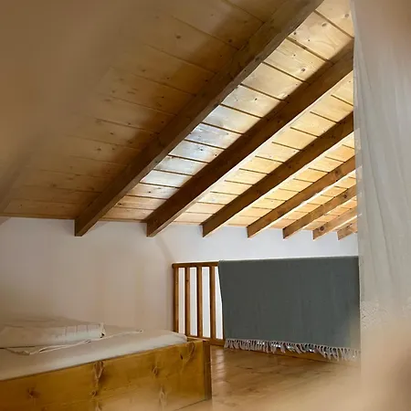 Konstantina 2 * Agia Varvara (Akrata)