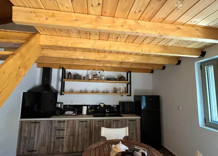 Konstantina 2 Agia Varvara (Akrata)